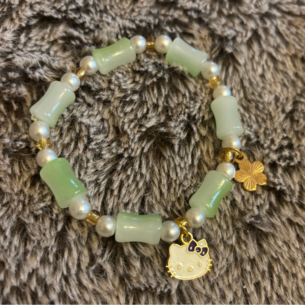 HANDMADE hello kitty bracelet
